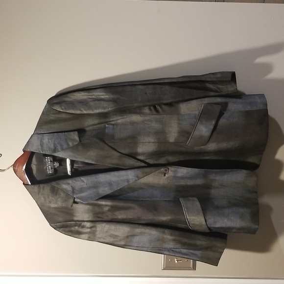 Woman's pants suit, jacket size 10 and pants 12, charol gray, green undertone . - Picture 2 of 4